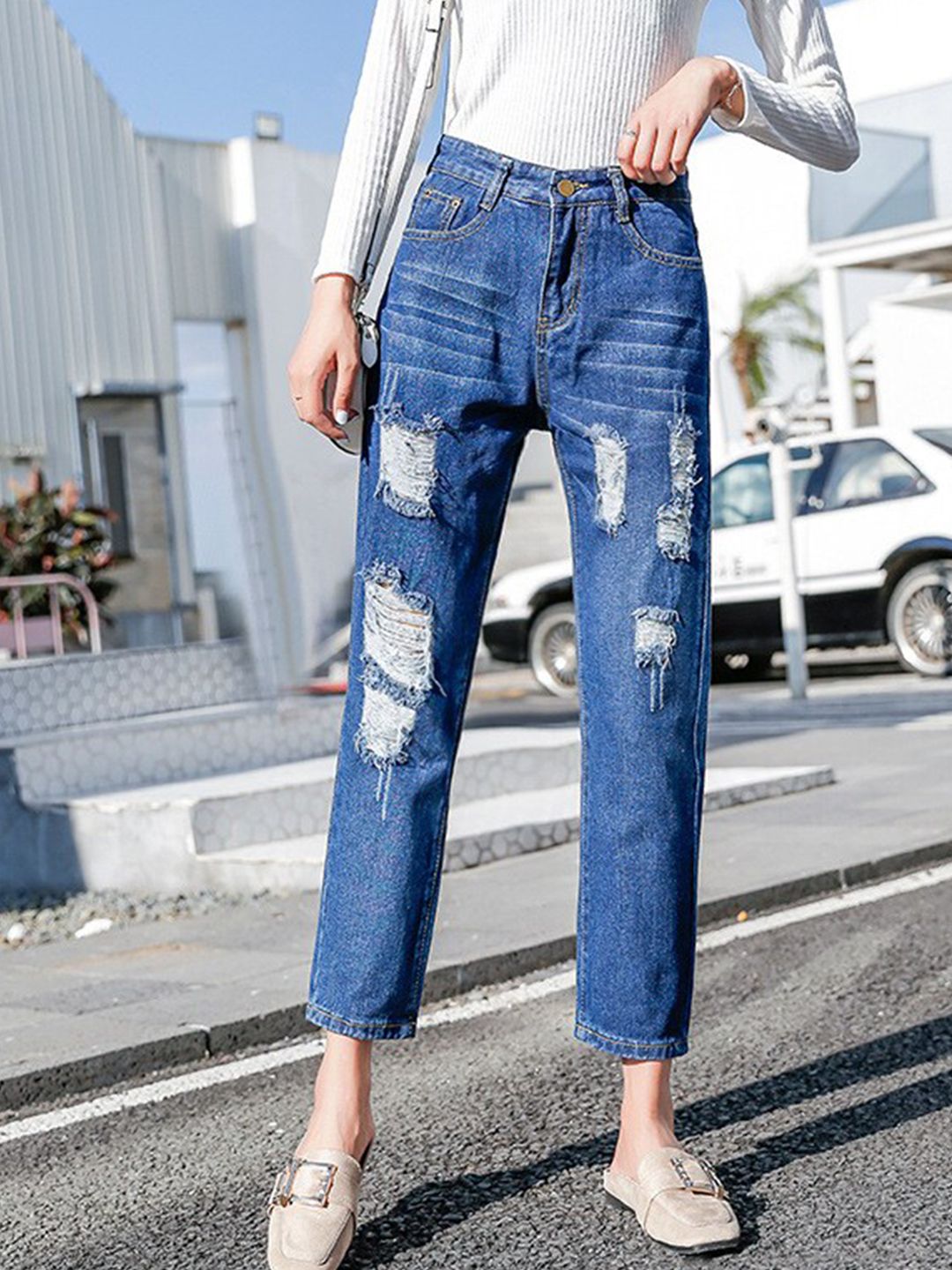 BoStreet Women Blue Mildly Distressed Heavy Fade Jeans