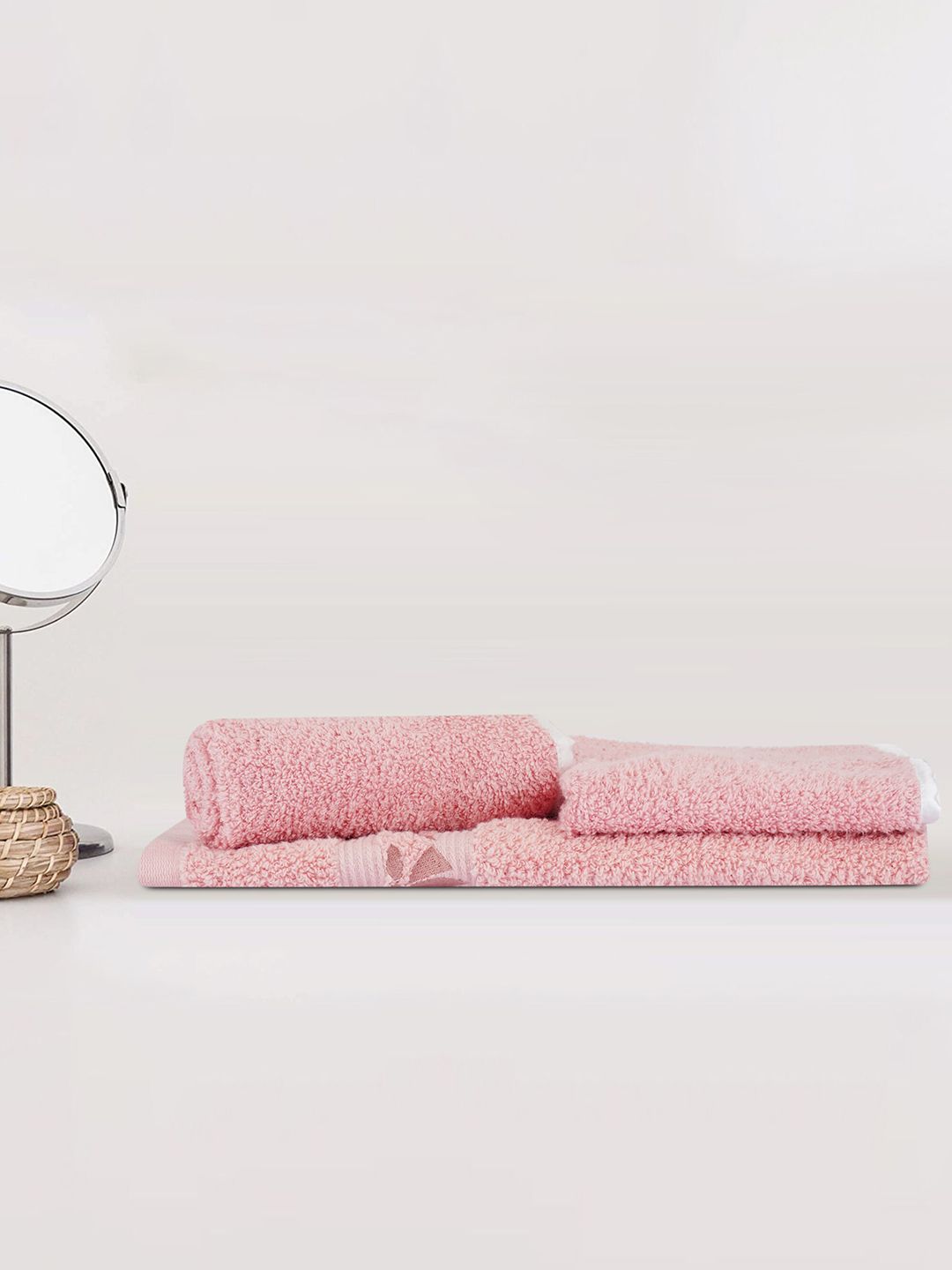 LUSH & BEYOND Set of 3 Pink Solid Towel Set Price in India
