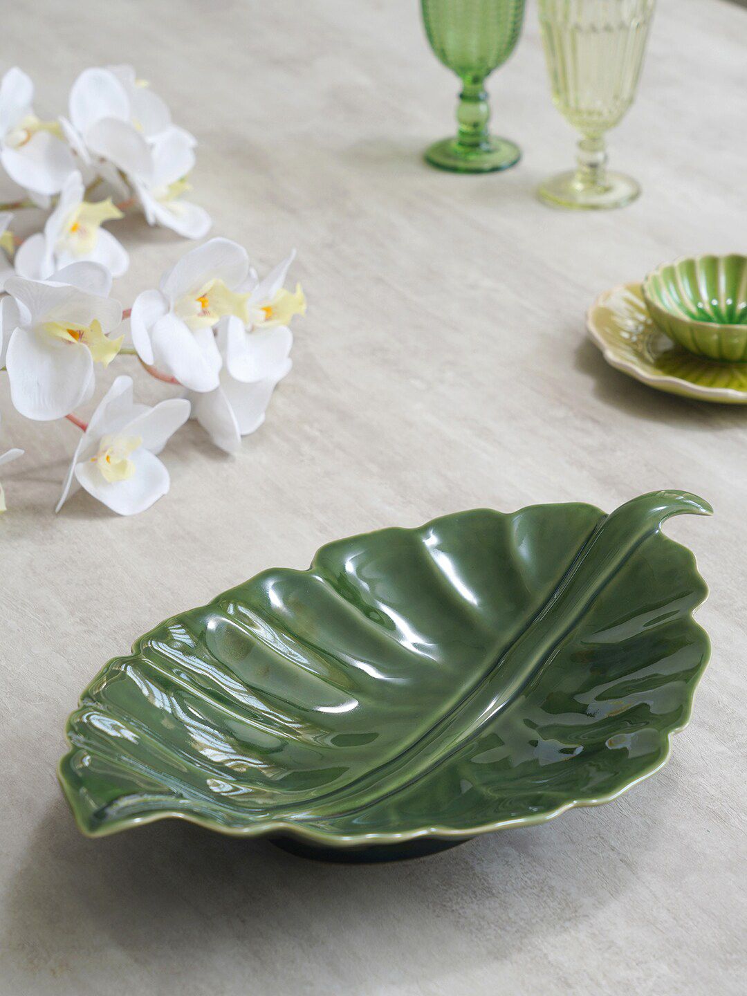 Pure Home and Living Unisex Green Leaf Shaped Plate Serveware Price in India