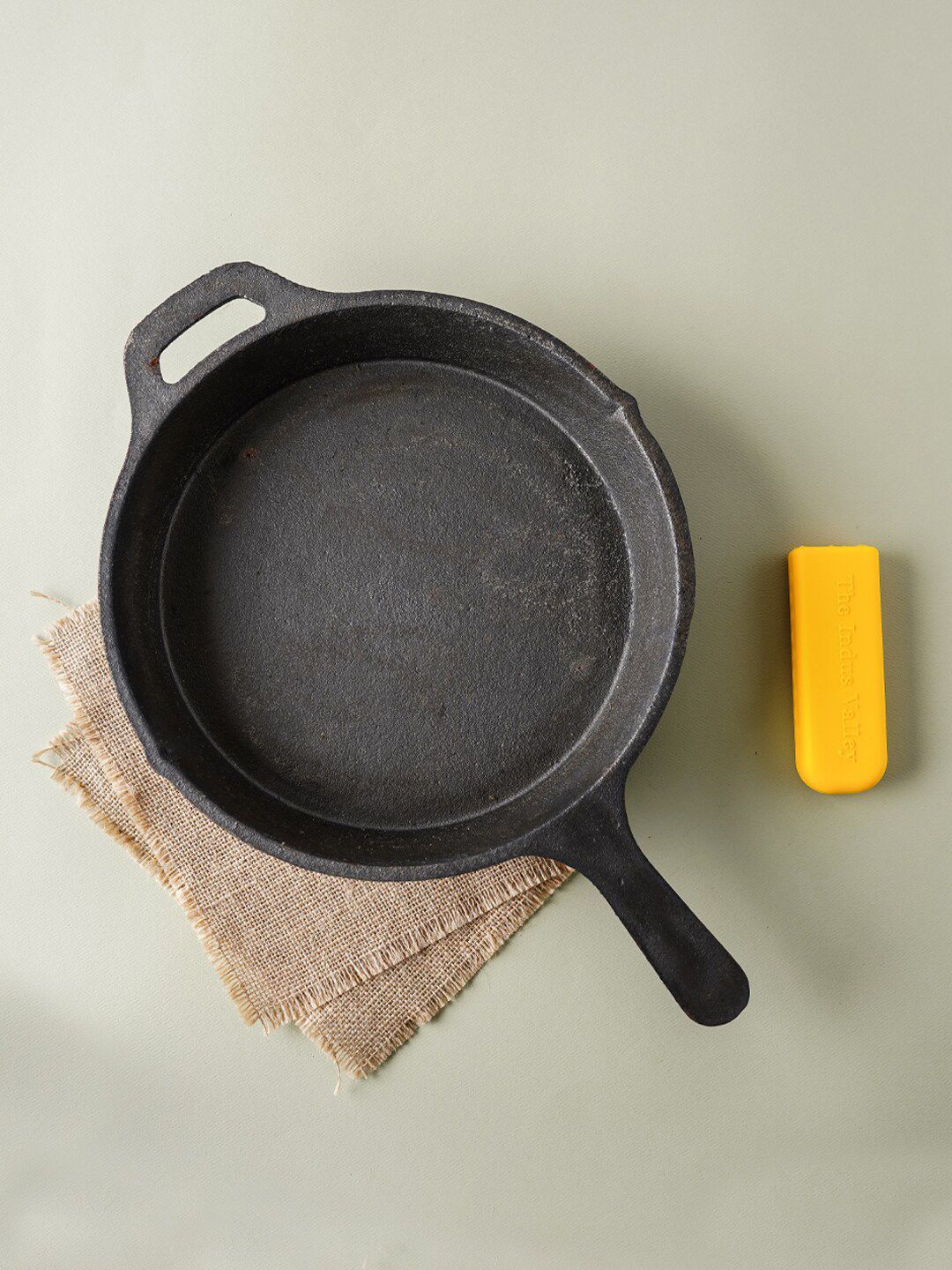 The Indus Valley Black Pre-Seasoned Cast Iron Silicone Handle Skillet - 1.5L Price in India