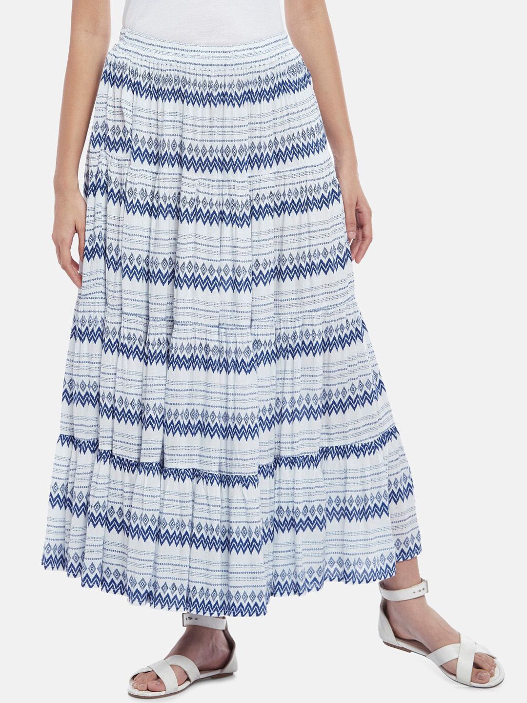 People Women White & Blue Printed Flared Maxi Skirt