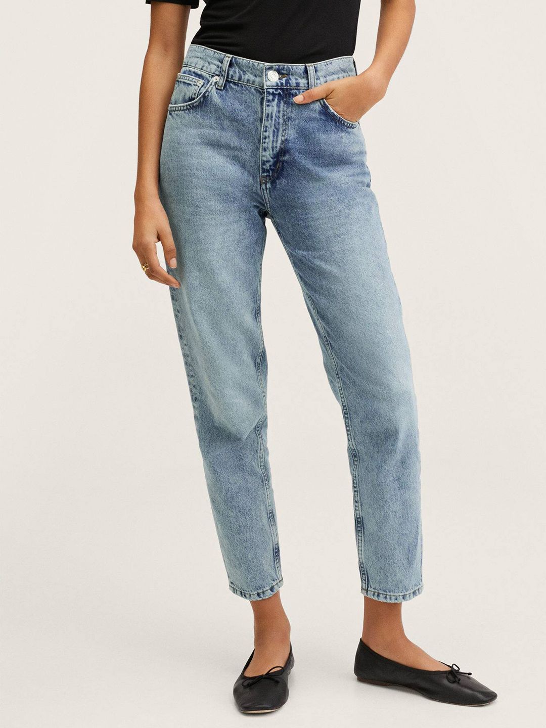 MANGO Women Blue High-Rise Mom Fit Light Fade Jeans Price in India