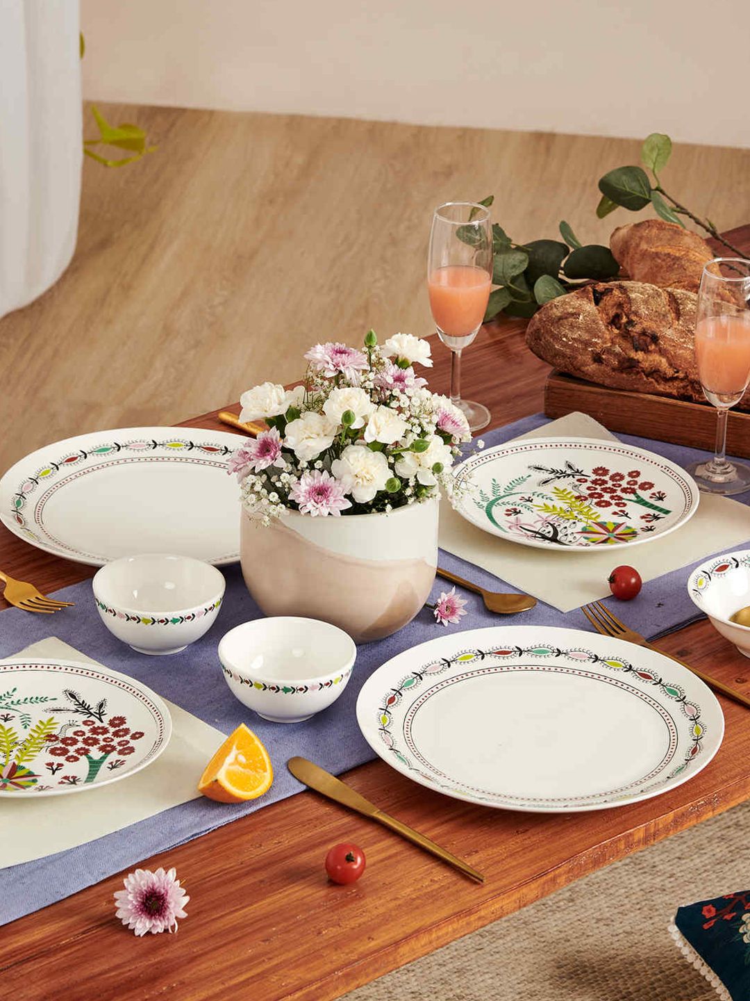 Chumbak White & Red 7 Pieces Floral Printed Bone China Glossy Dinner Set Price in India