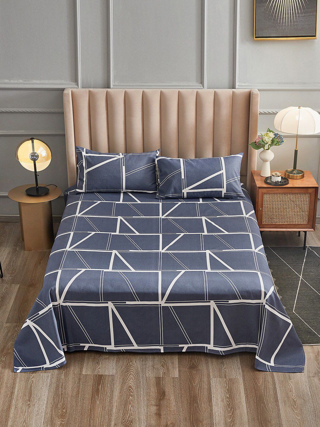 JC Collection Grey & White Geometric 144 TC King Bedsheet Price in India