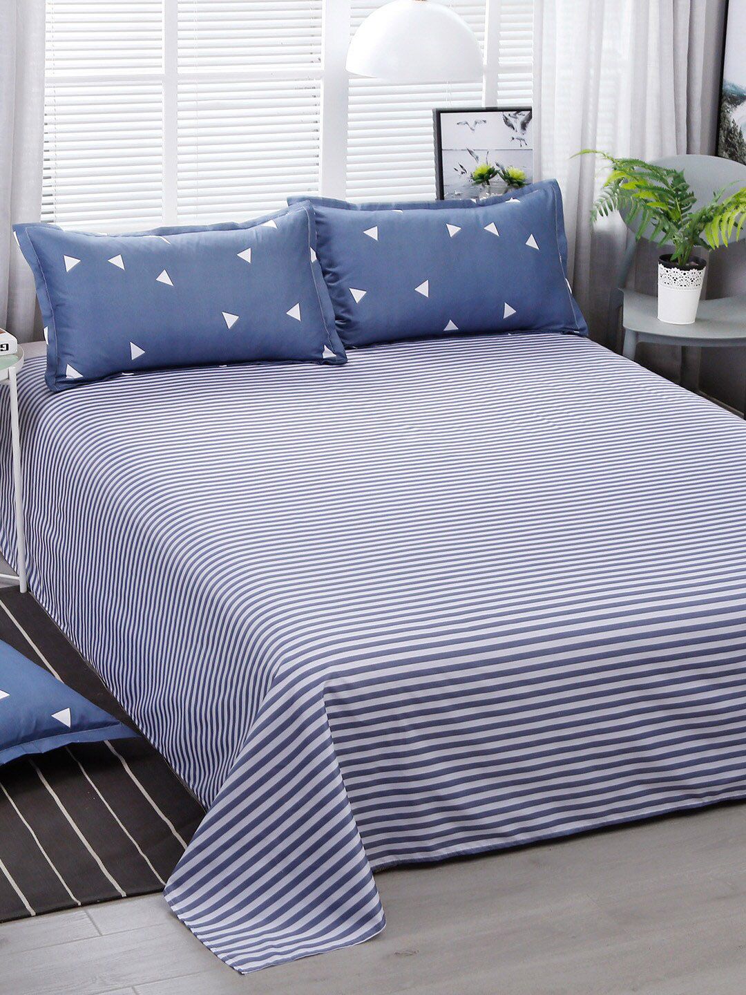 JC Collection Navy Blue & White Printed Double King Bedding Set With Quilt Price in India