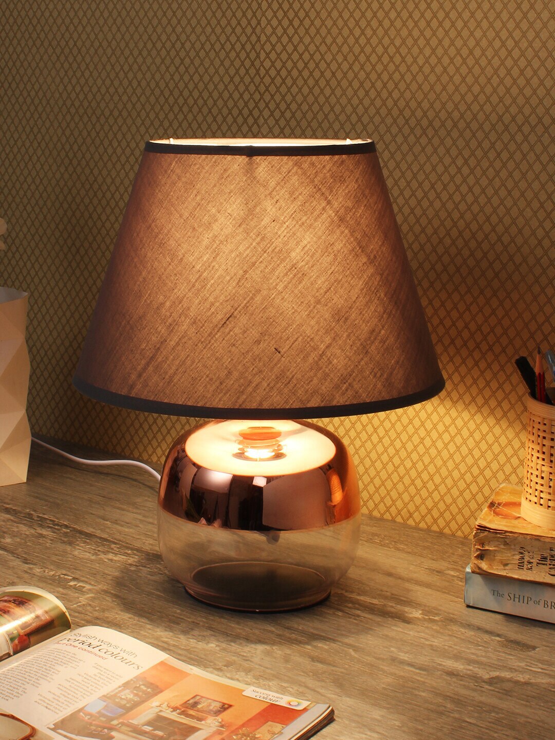 House Of Accessories Black & Gold-Toned Contemporary Table Lamp Price in India