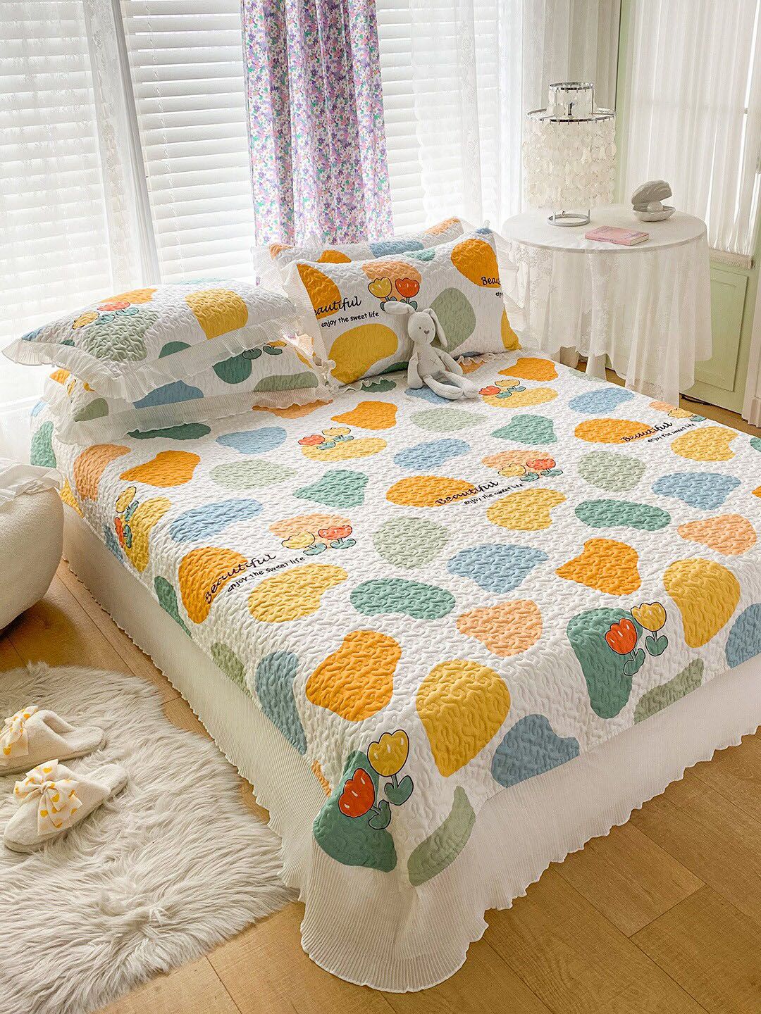 JC Collection Yellow & White Printed Double Queen Bed Covers With 2 Pillow Covers Price in India