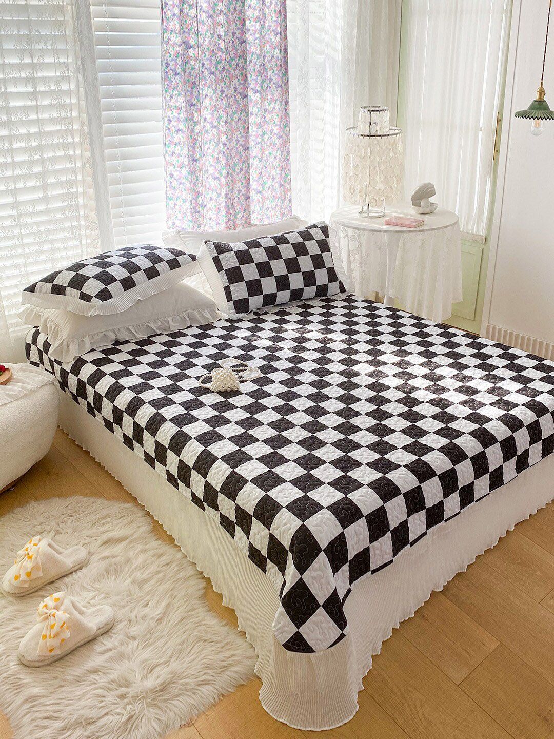 JC Collection Black & White Checked Double King Bed Cover Price in India