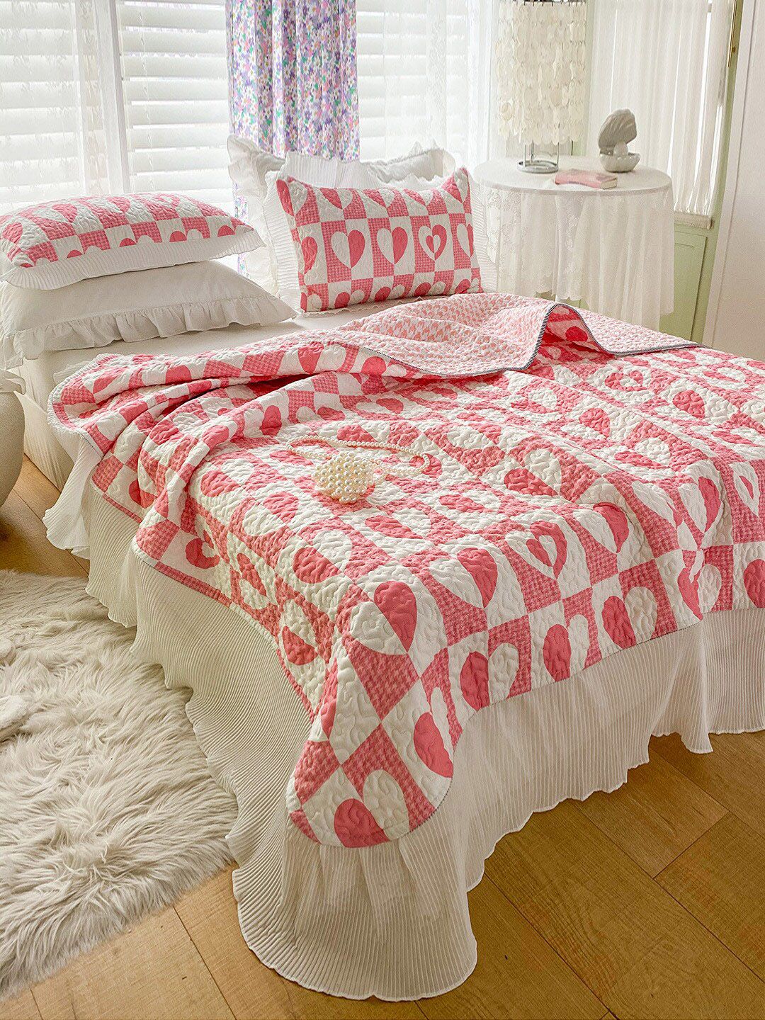 JC Collection Pink & White Printed Double King Bed Cover With Two Pillow Covers Price in India
