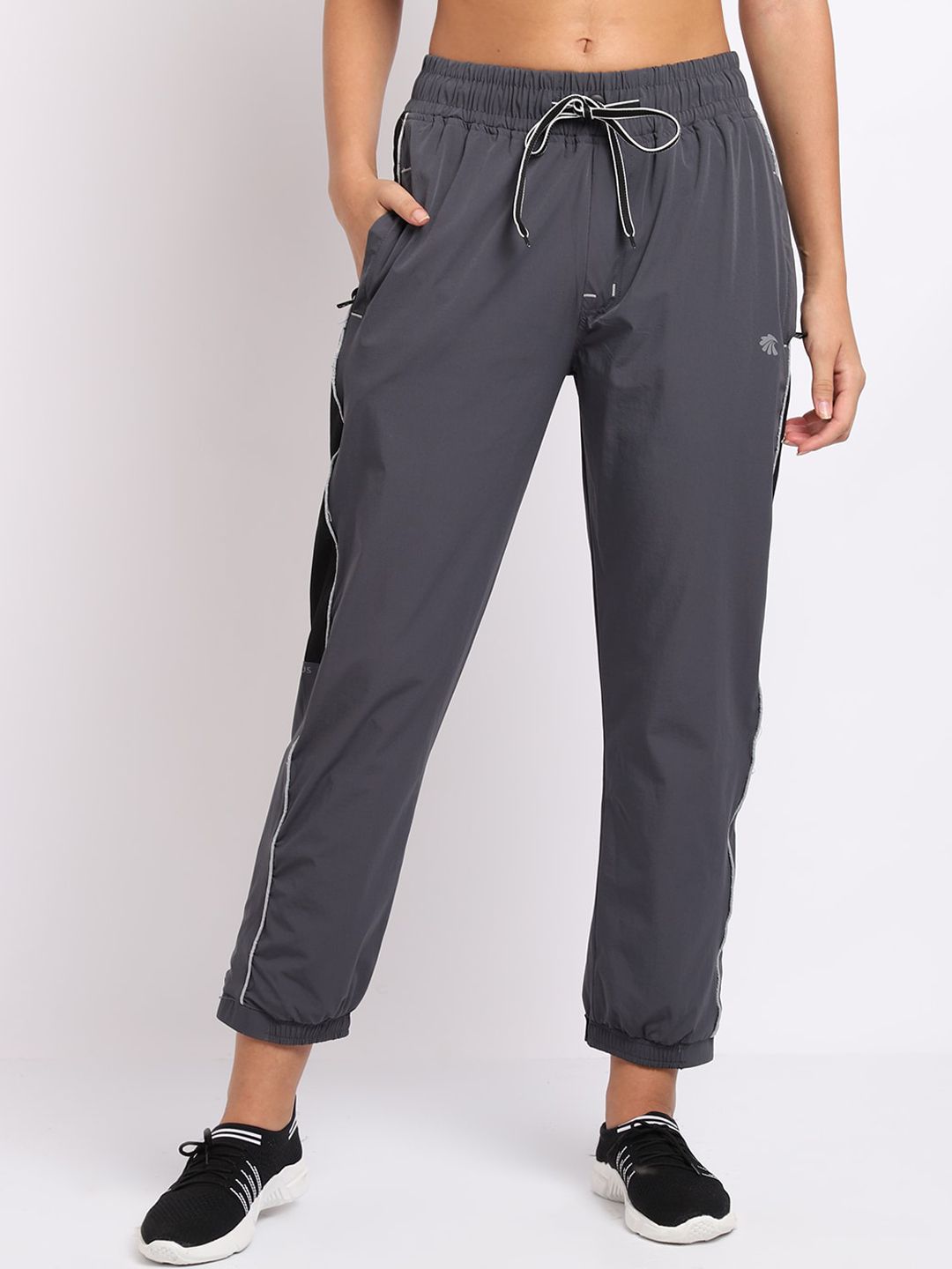 Gallus Women Grey & Black Regular Fit Solid Joggers Price in India