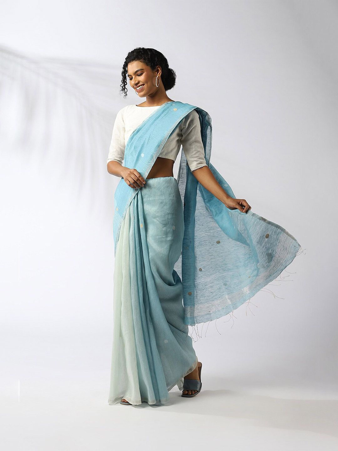 Taneira Blue & White Zari Silk Linen Jamdani Saree Price in India