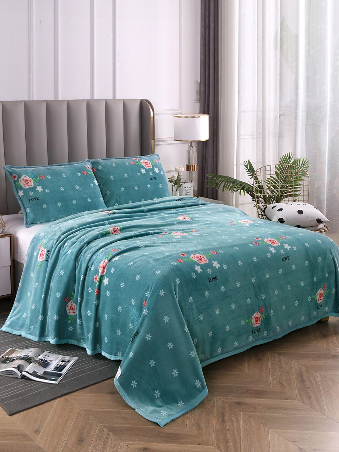 JC Collection Green & Pink Floral Summer 300 GSM Double Bed Blanket Price in India