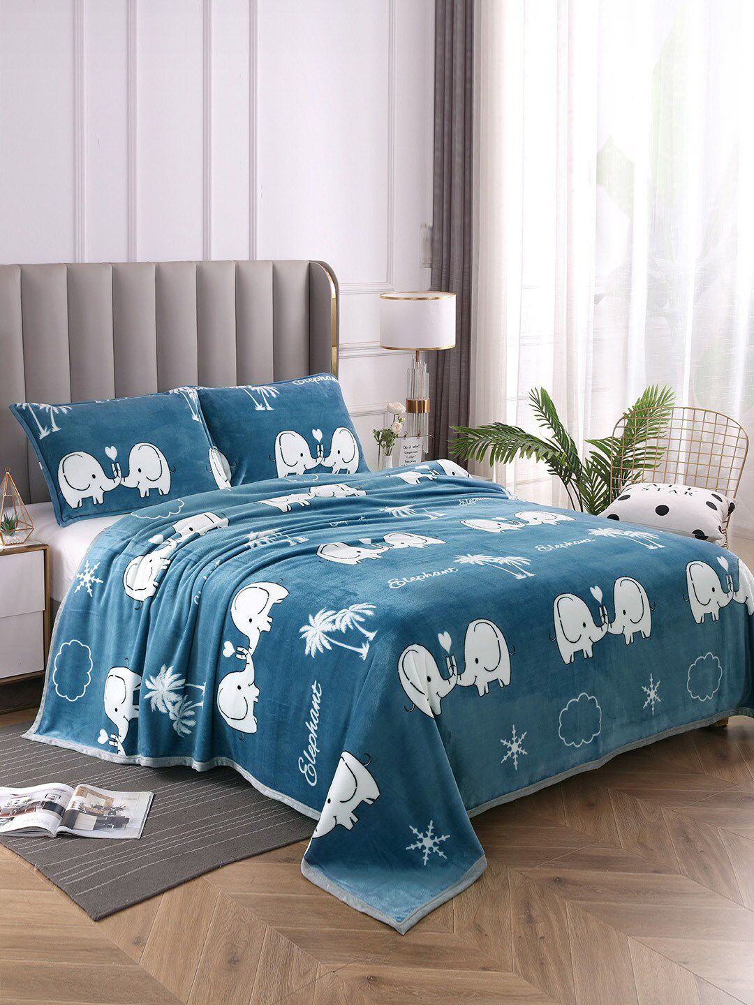 JC Collection Blue & White Summer 300 GSM Double Bed Blanket Price in India