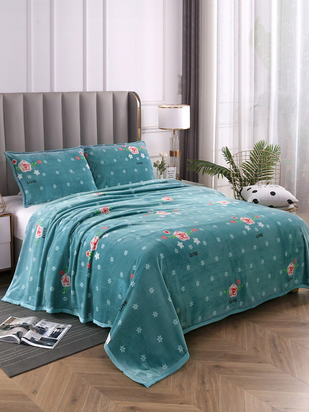 JC Collection Sea Green & White Floral Summer 300 GSM Double Bed Blanket Price in India