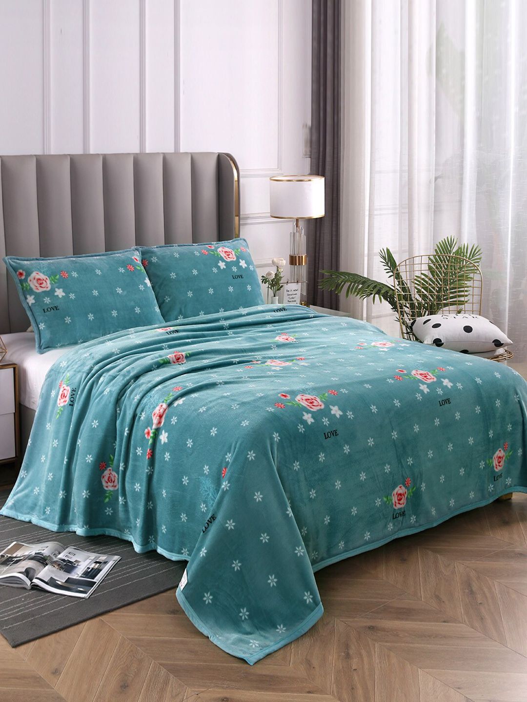 JC Collection Green & Pink Floral Summer 300 GSM Double Bed Blanket Price in India