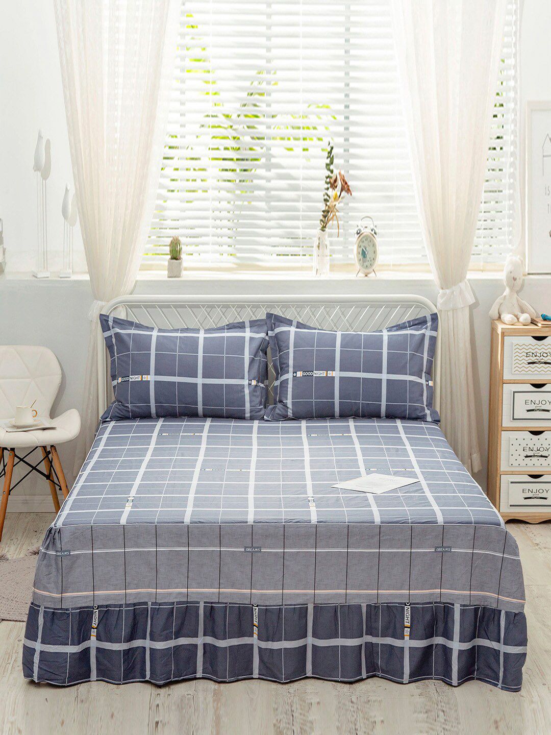 JC Collection Grey Checked Double Queen Bed Cover With 2 Pillow Covers Price in India