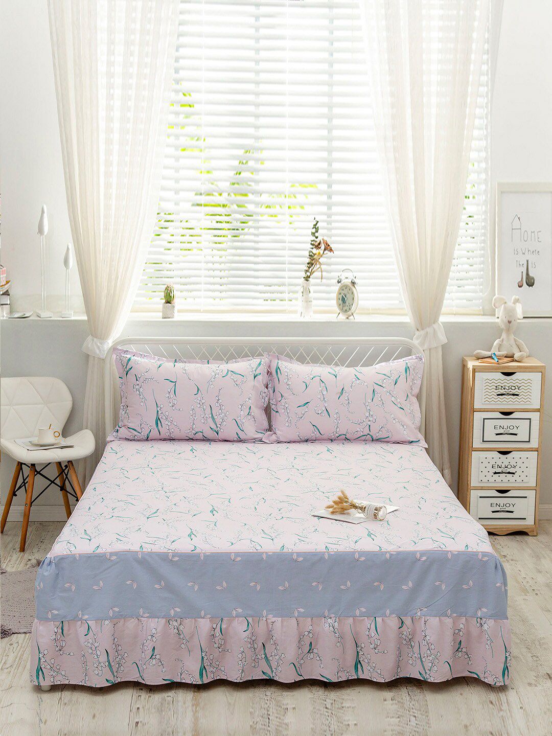 JC Collection Blue & Pink Printed Pure Cotton Double Queen Bed Cover With 2 Pillow Covers Price in India