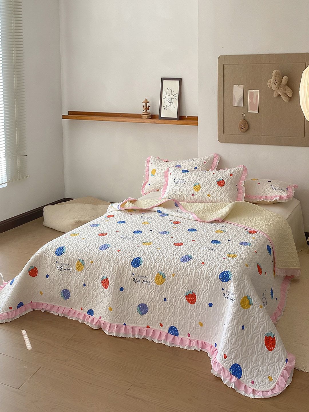 JC Collection White & Pink Printed Pure Cotton Double King Bed Cover Price in India