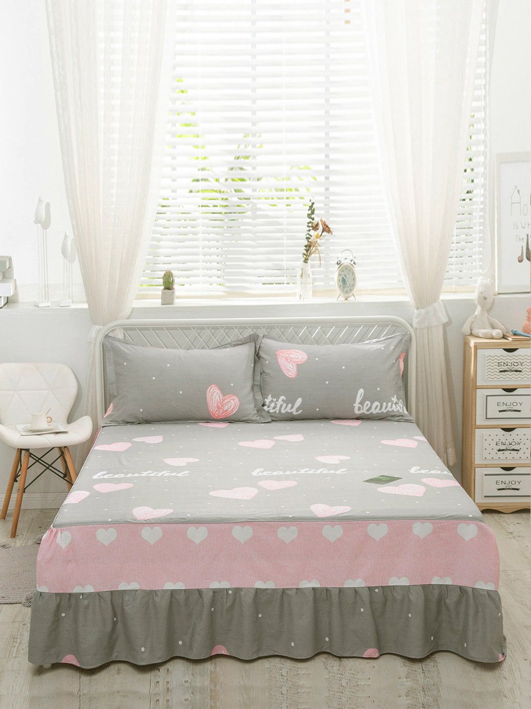 JC Collection Grey & Pink Printed Double King Bed Cover With 2 Pillow Covers Price in India