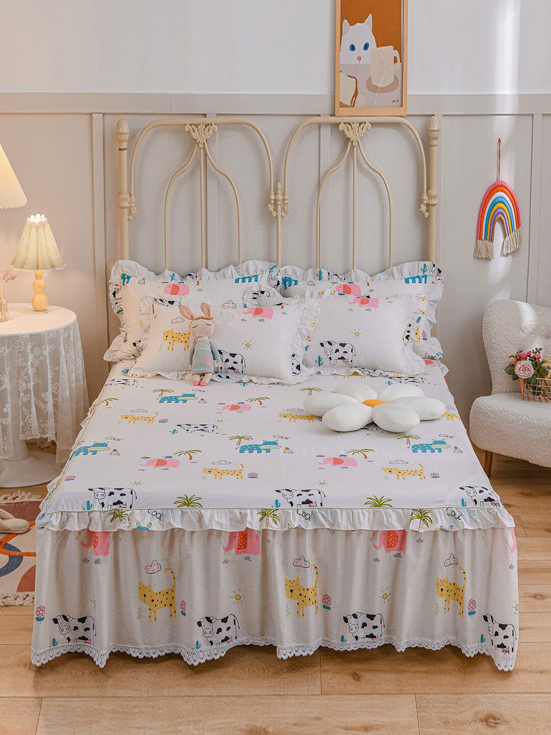 JC Collection White & Blue Printed Double King Bed Cover With Pillow Covers Price in India
