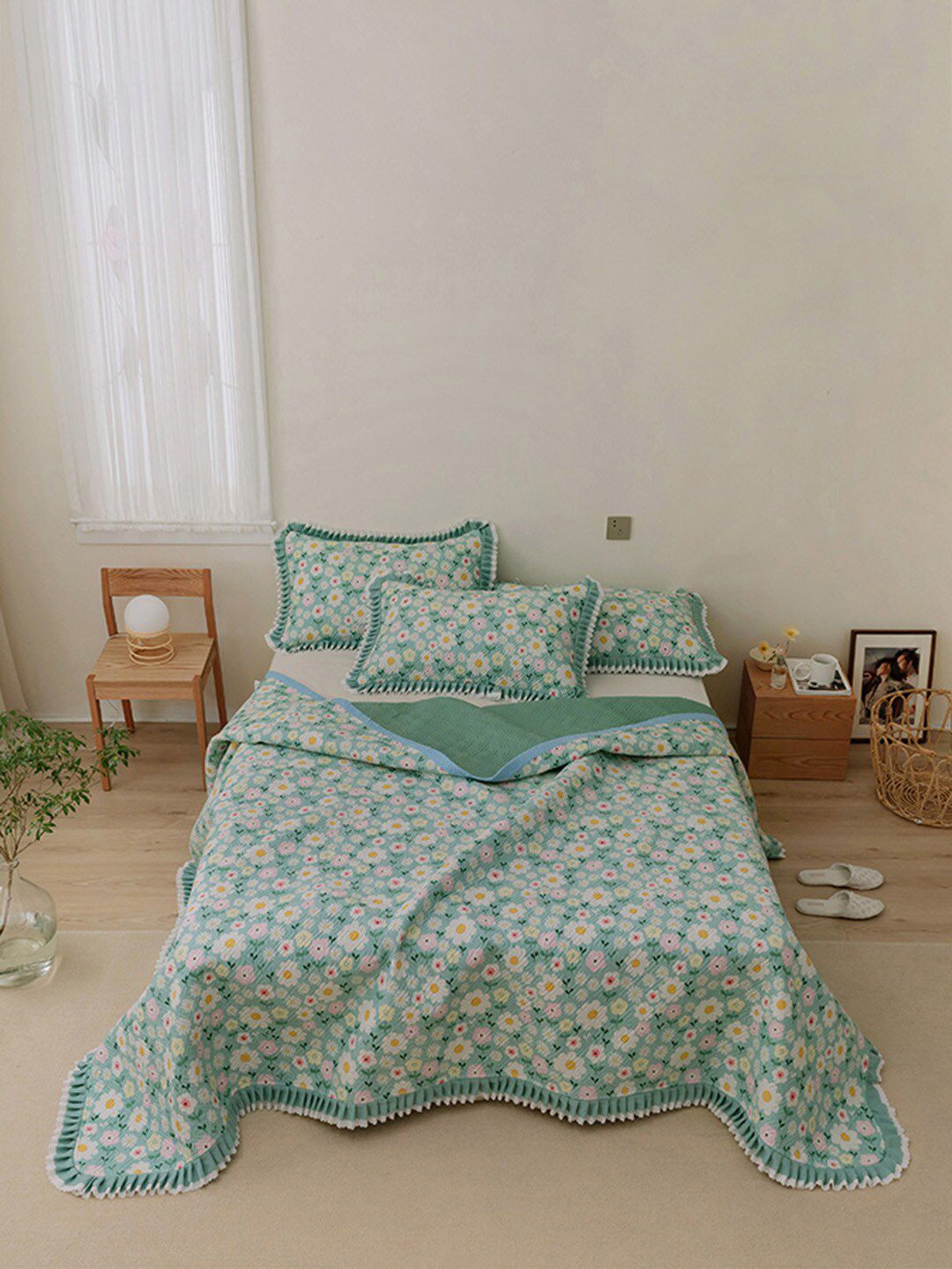 JC Collection Green & White Floral Printed 180 TC Pure Cotton Double King Bed Cover Price in India