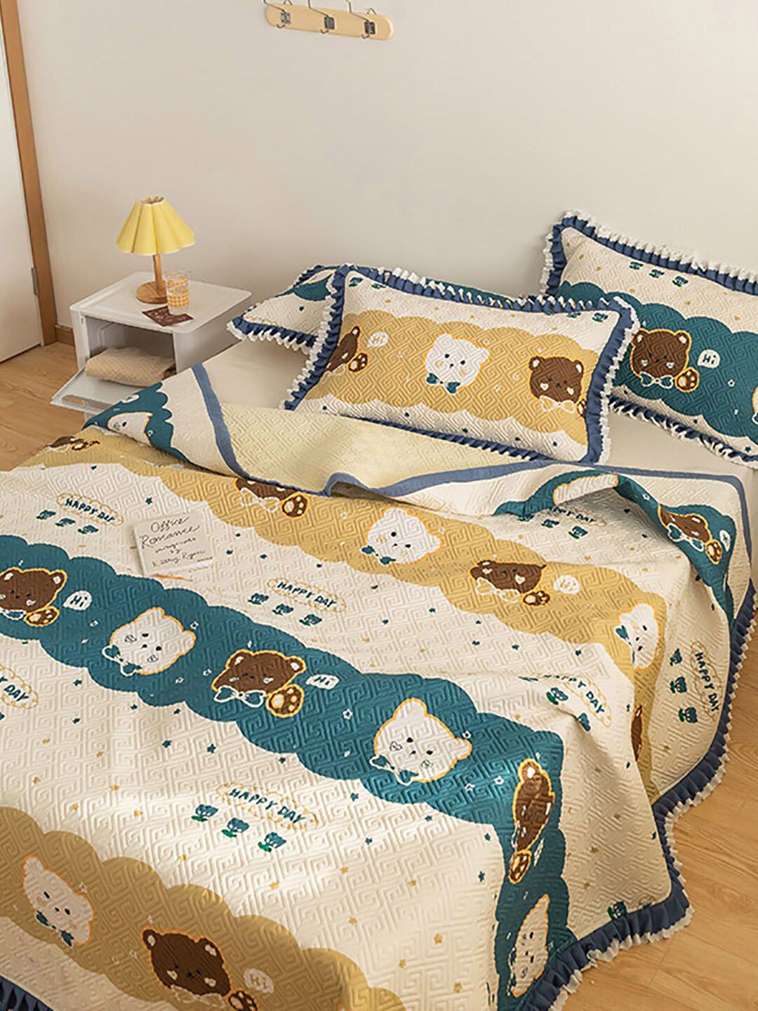 JC Collection Blue & Yellow Printed Double King Bed Cover Price in India
