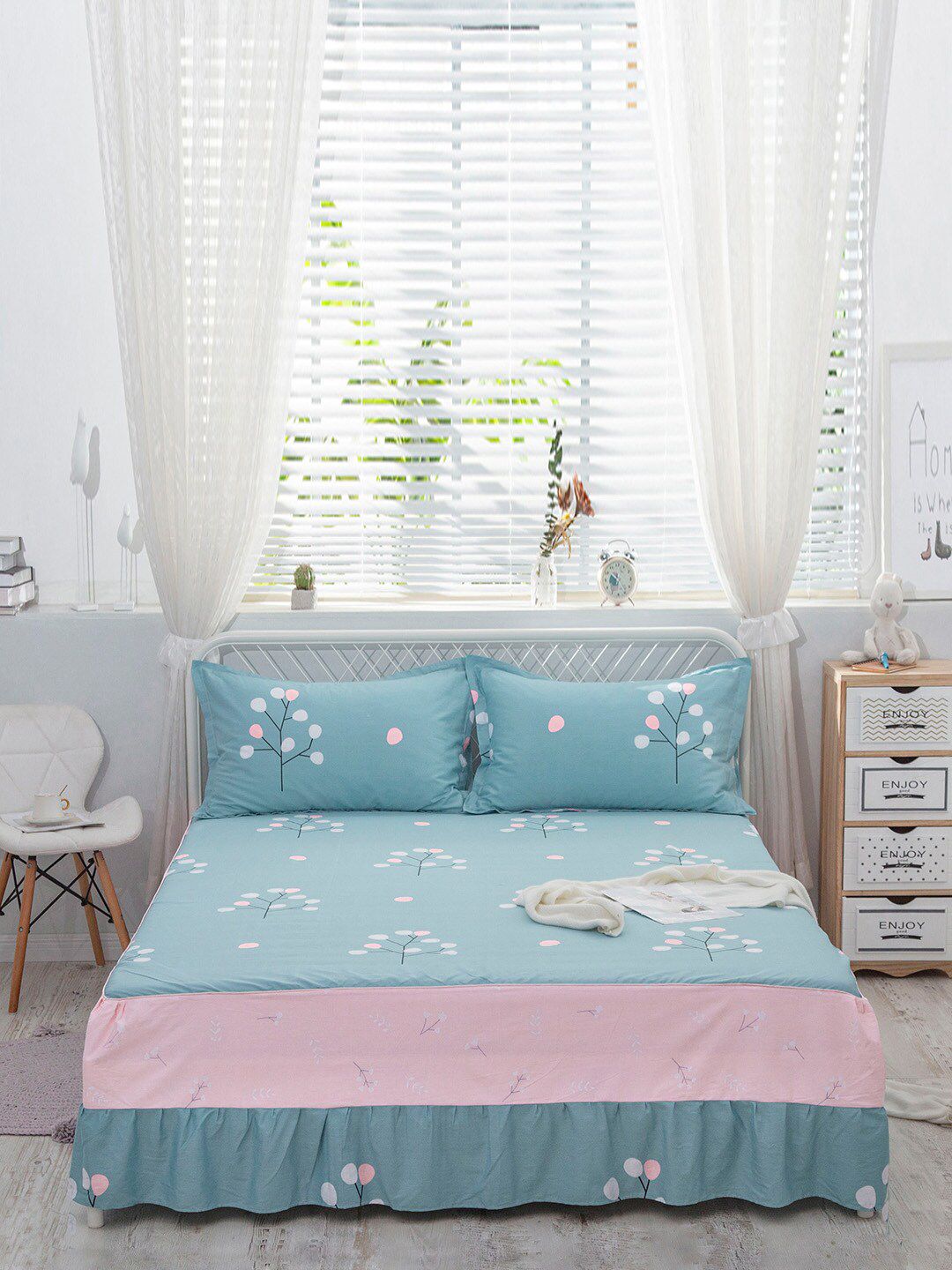 JC Collection Pink & Blue Printed Pure Cotton Double King Bed Cover With Pillow Covers Price in India