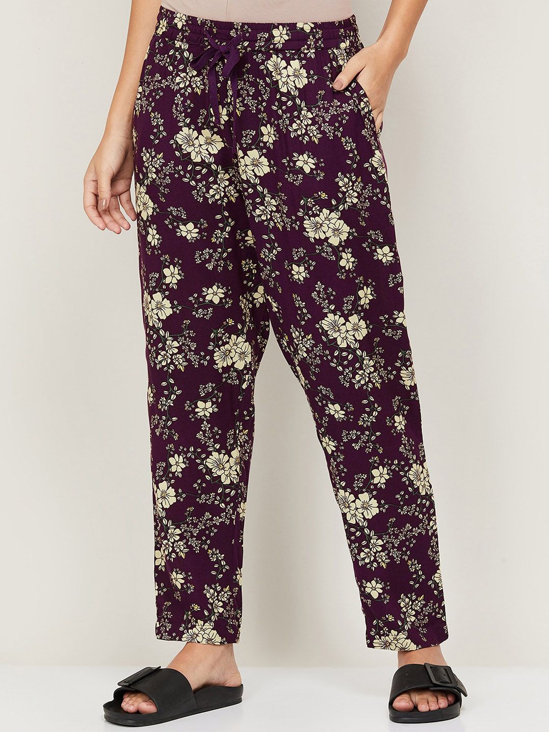 Ginger by Lifestyle Women Maroon Printed Lounge Pant Price in India
