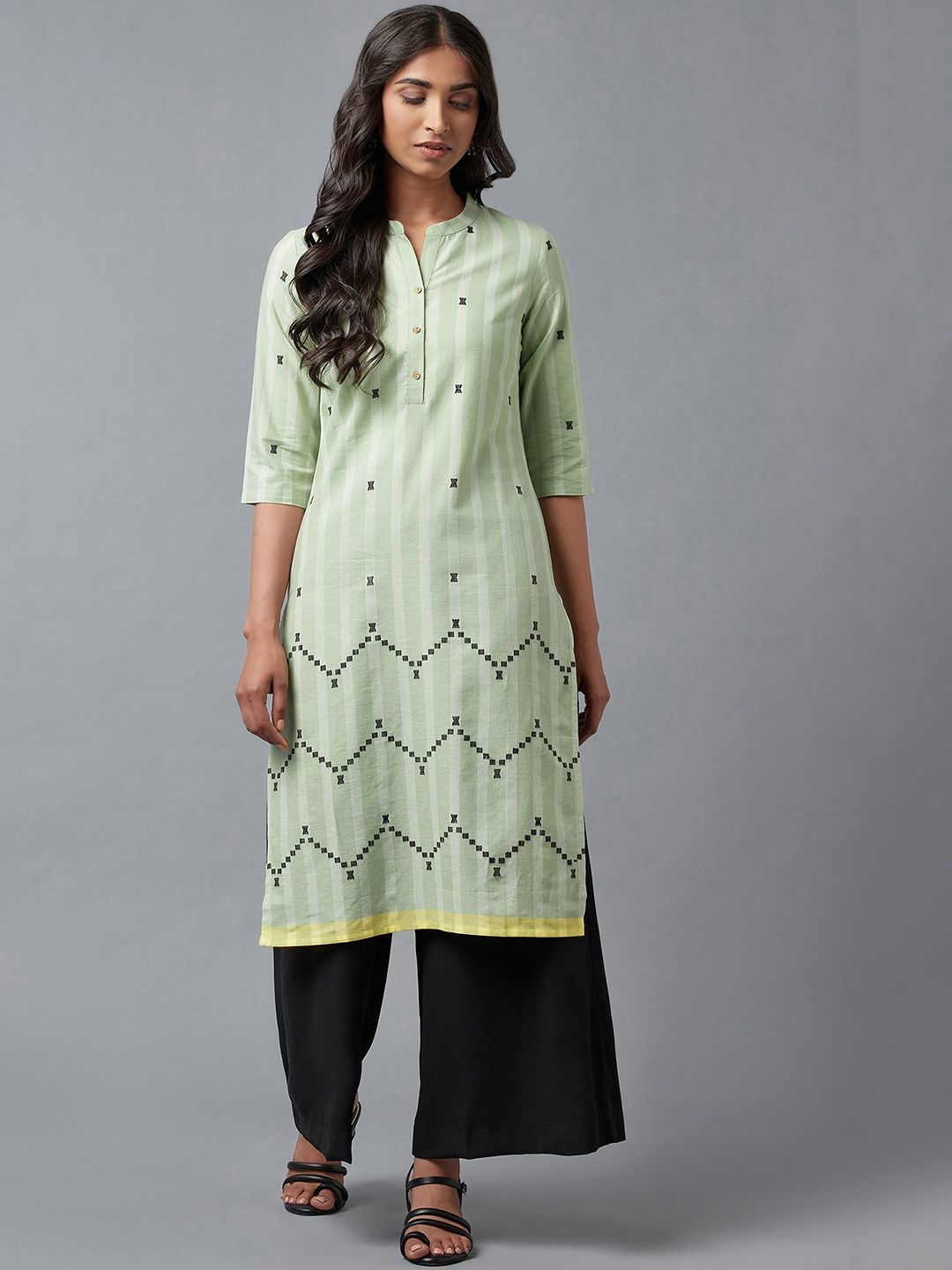 W Women Green Geometric Embroidered Keyhole Neck Flared Sleeves Thread Work Kurta Price in India