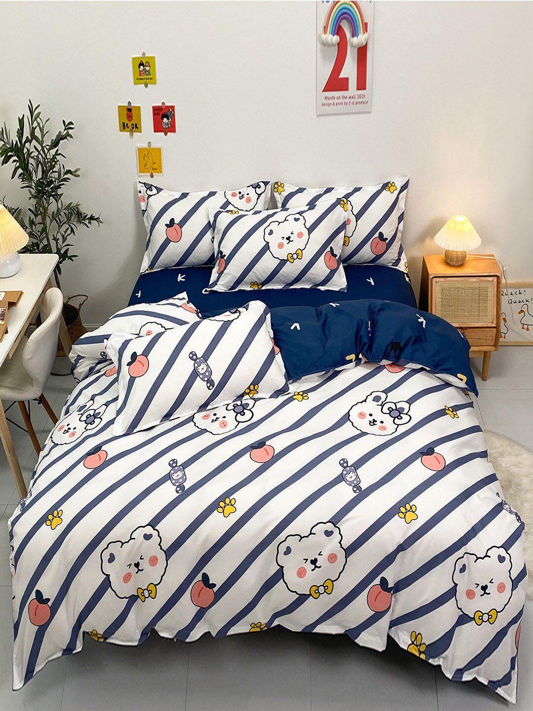 JC Collection Blue & White Printed Double King Bedding Set Price in India