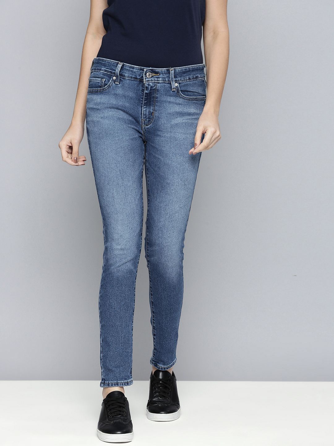 Levis Women Blue Skinny Fit Mid-Rise Heavy Fade Stretchable Jeans Price in India