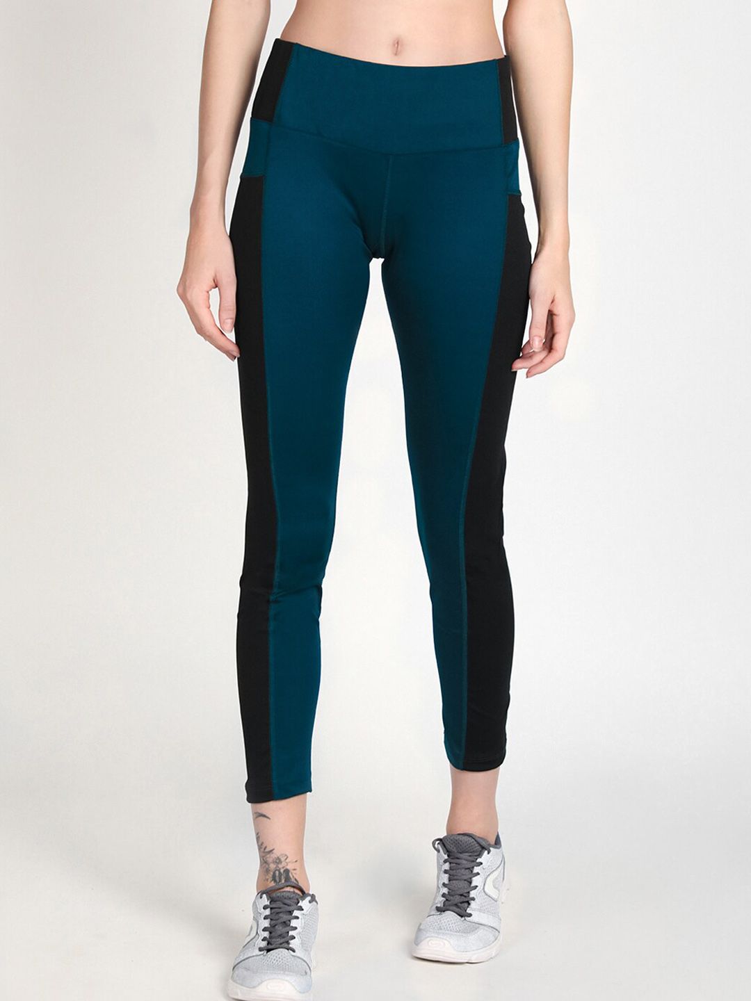 Chkokko Women Blue & Black Solid Yoga Tights Price in India