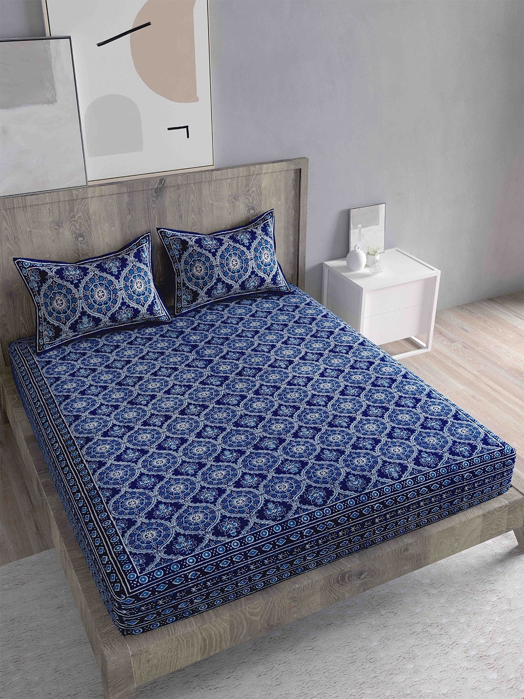 Spangle Blue & White Ethnic Motifs 260 TC King Bedsheet with 2 Pillow Covers Price in India