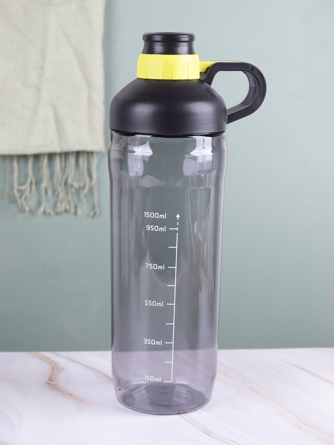 MARKET99 Black & Green Solid Plastic Water Bottle Price in India