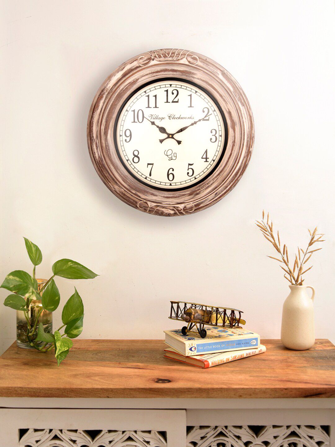 green girgit White & Brown Textured Analogue Contemporary Wall Clock Price in India