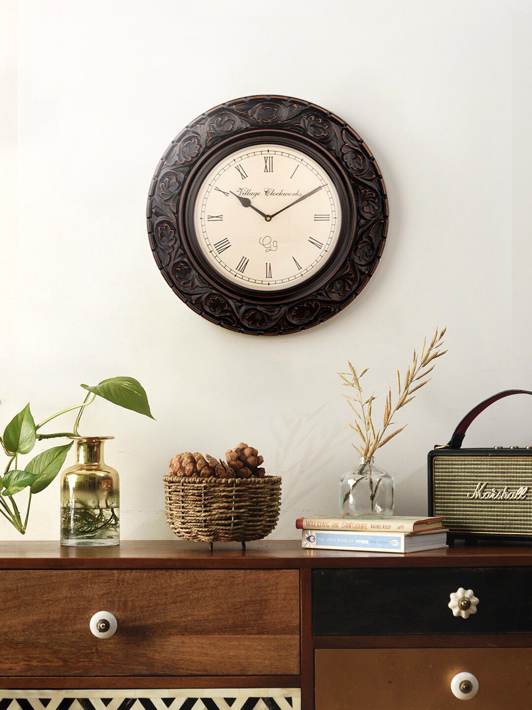 green girgit Brown Textured Analogue Contemporary Wall Clock Price in India