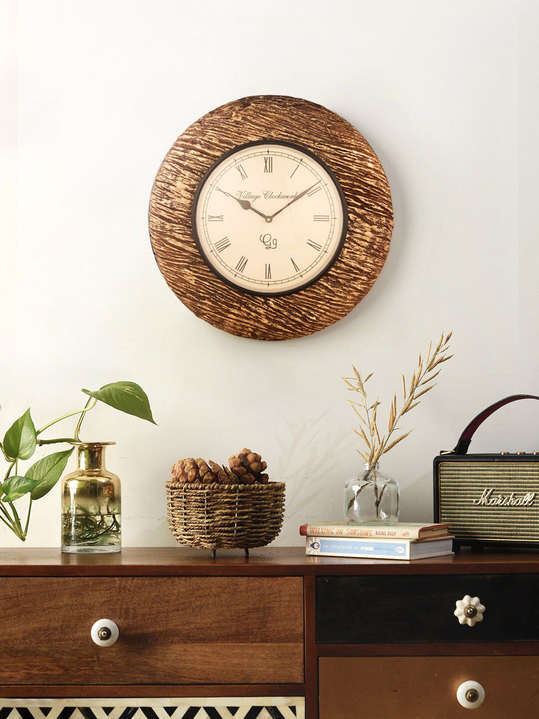 green girgit Gold-Toned & Off-White Textured Contemporary 40 CM Wooden Analogue Wall Clock Price in India