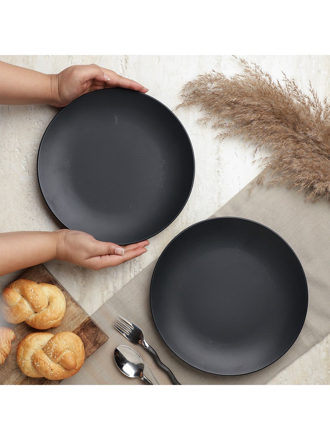 The Decor Mart Black 2 Pieces Ceramic Matte Plates Price in India