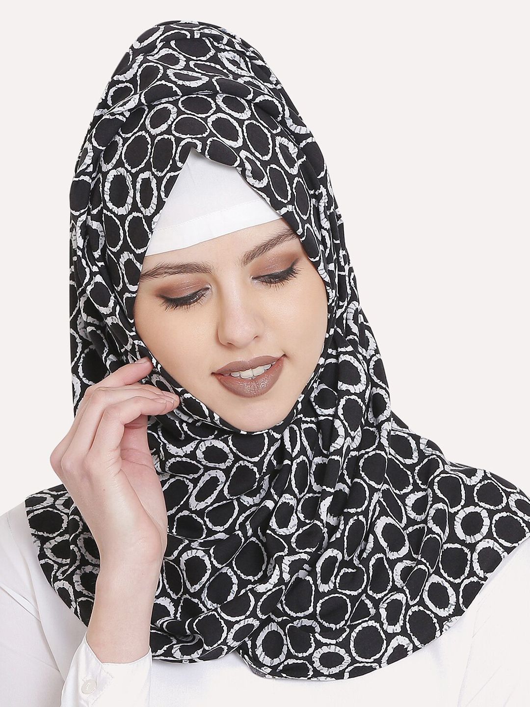 MOMIN LIBAS Women Black & White Printed Scarf Price in India