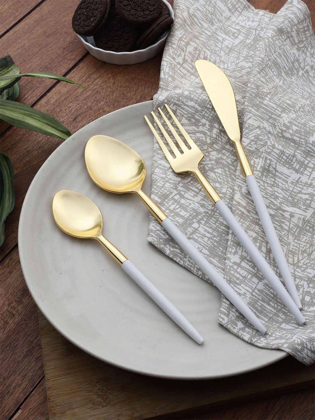 VarEesha White & Gold-Tone 4 Pcs Radiant Steel Cutlery Set Price in India