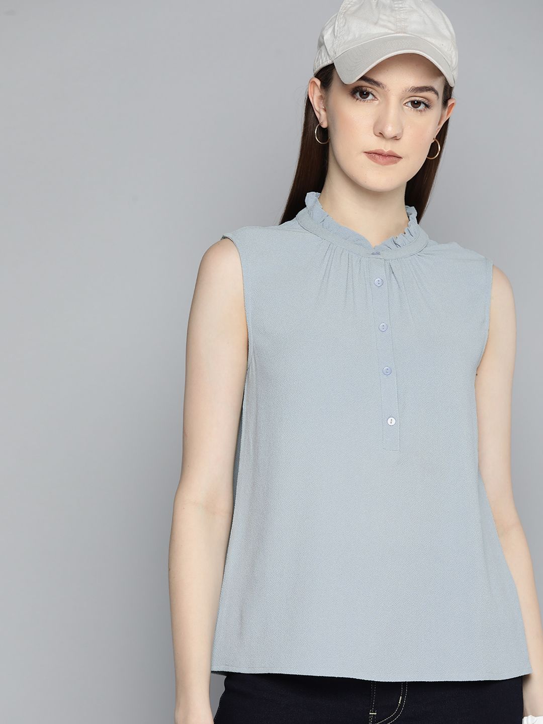 Harvard Sleeveless Mandarin Collar Top Price in India