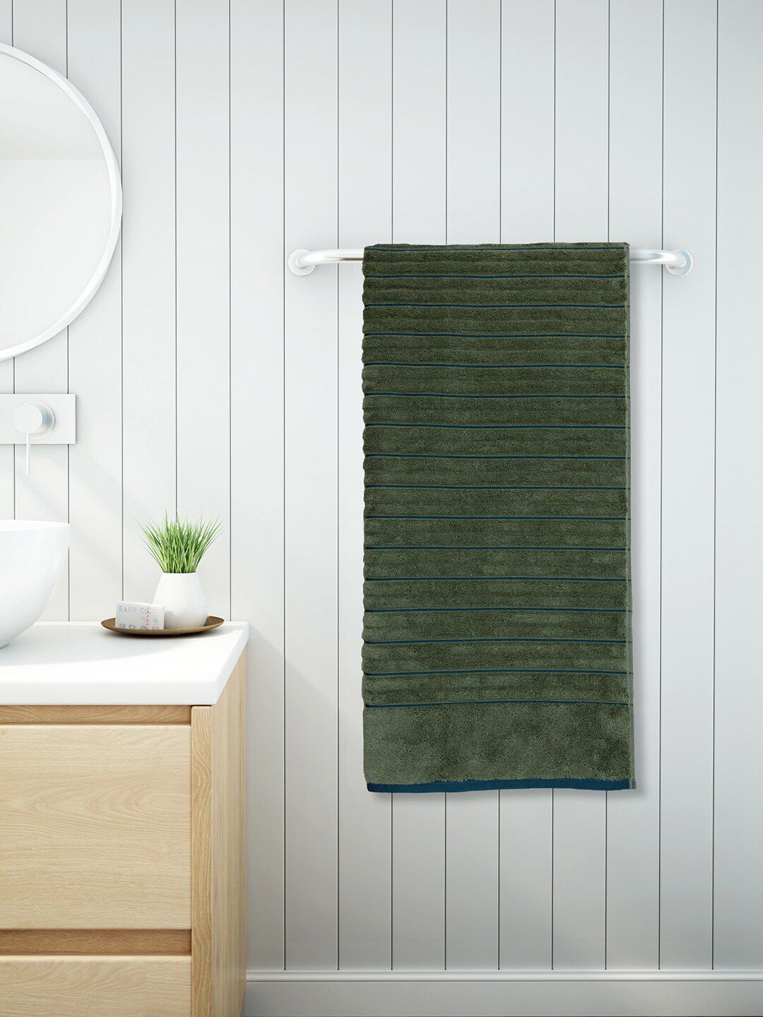 SPACES Unisex Green Striped 570 GSM Cotton Bath Towels Price in India