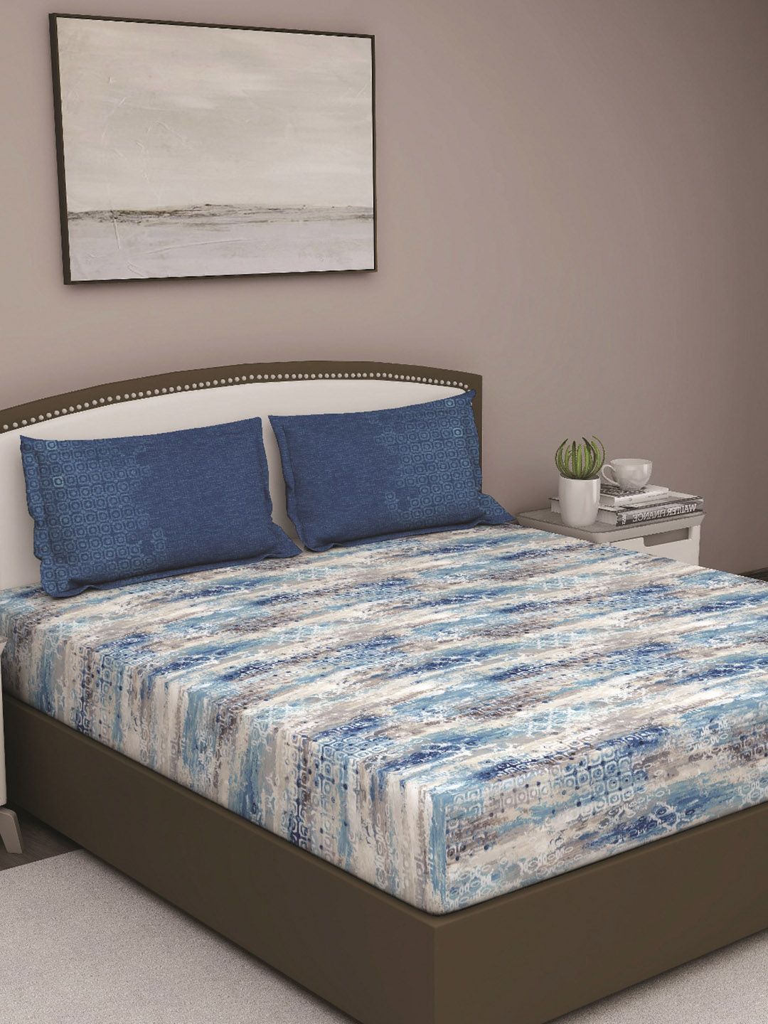GM Blue & White Printed 210 TC Queen Bedsheet with 2 Pillow Covers Price in India