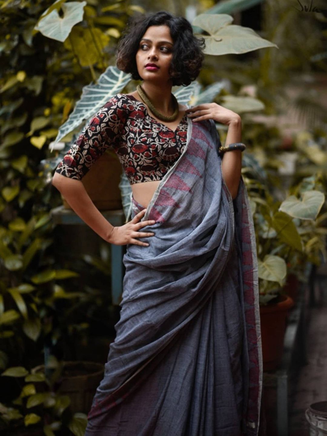 Suta Women Black & Red Printed Cotton Saree Blouse Price in India