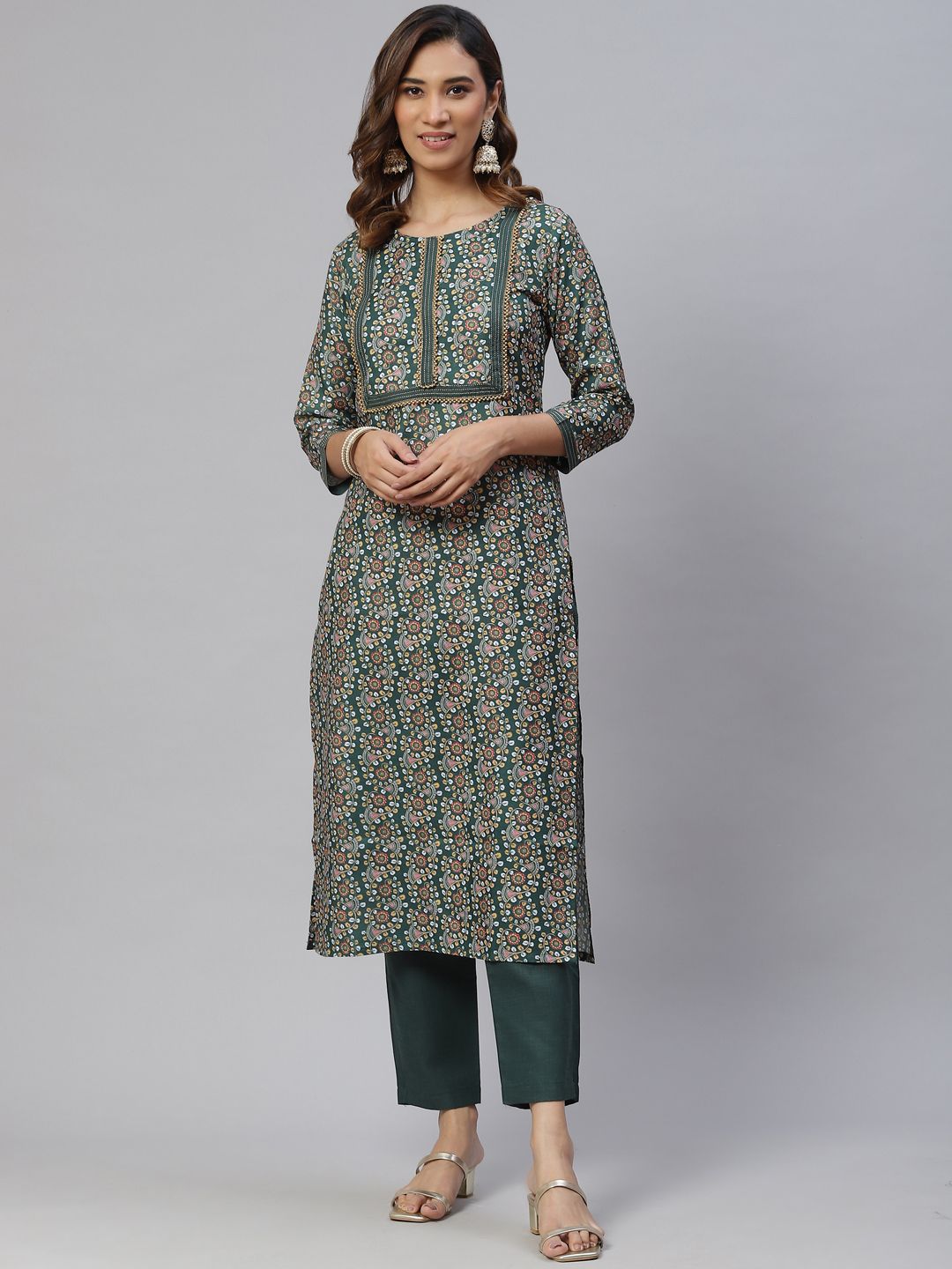 RAJGRANTH Women Green Printed Gotta Patti Kurta with Trousers Price in India