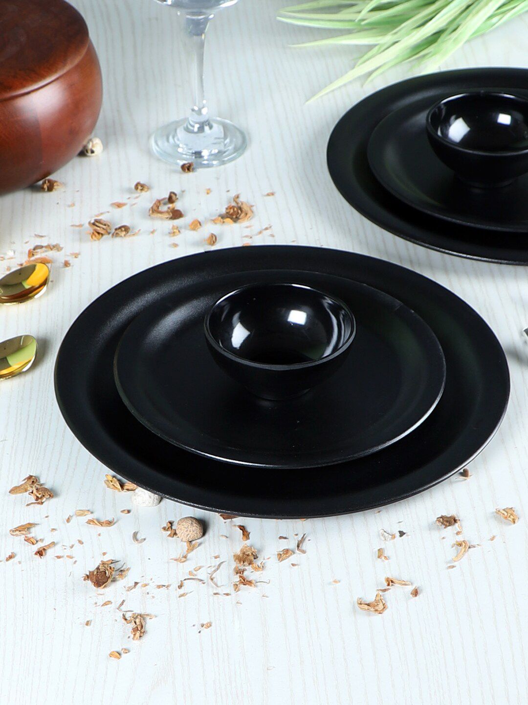 CDI Black & Pieces Melamine Glossy Plates Price in India