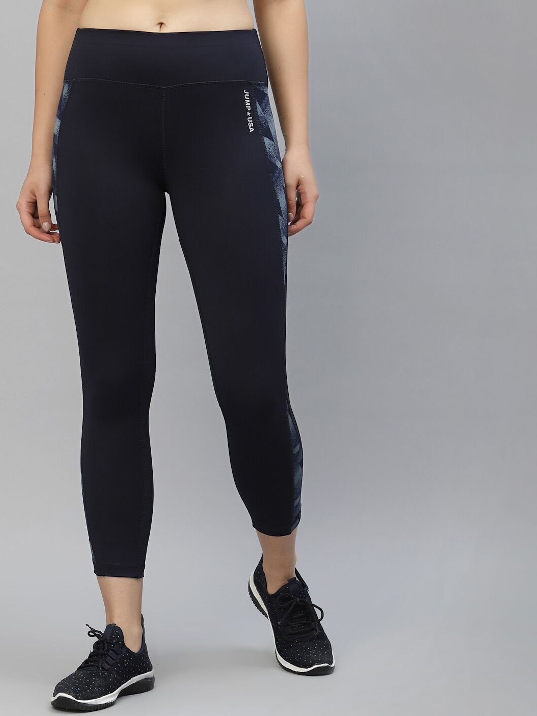 JUMP USA Women Black Solid Rapid-Dry Slim Fit Running Tights Price in India