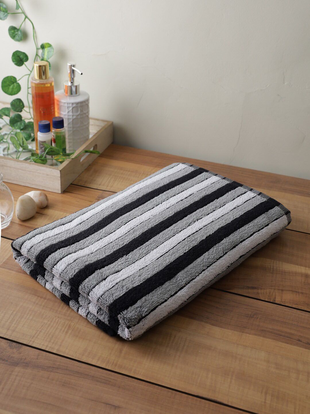 Softweave Unisex Black Striped 450 GSM Bath Towels Price in India