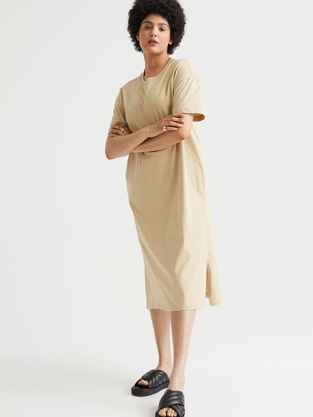 h&m calf length shirt dress H&M TEXTURED JERSEY DRESS DESCRIPTION & FIT Calf-length dress in textured  jersey with a round neckline and short sleeves. Tapered section at the  waist for a flattering silhouette