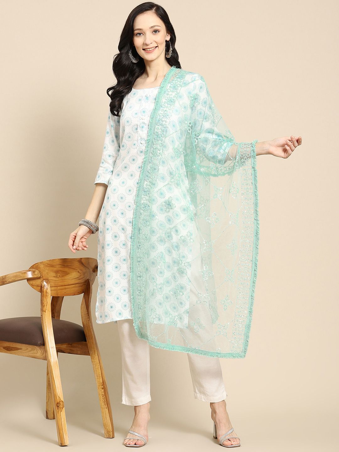 Saadgi Sea Green & Gold-Toned Ethnic Motifs Embroidered Dupatta with Chikankari